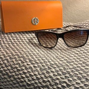 Tory Burch Sun Glasses🕶